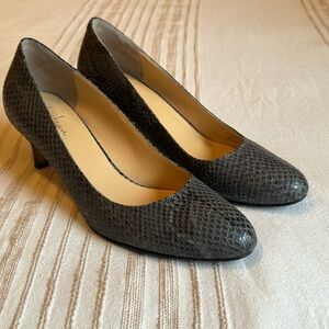 Cole Haan Nike Air pumps snakeskin gray low heels size 9 1/2B